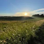 Cozy Newly Renovated Tiny House Near Сasa de vacaciones *