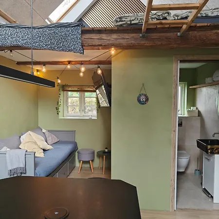 Cozy Newly Renovated Tiny House Near Сasa de vacaciones Randers